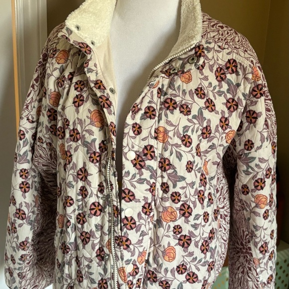 Anthropologie quilted jacket. Like new condition. - Picture 3 of 8